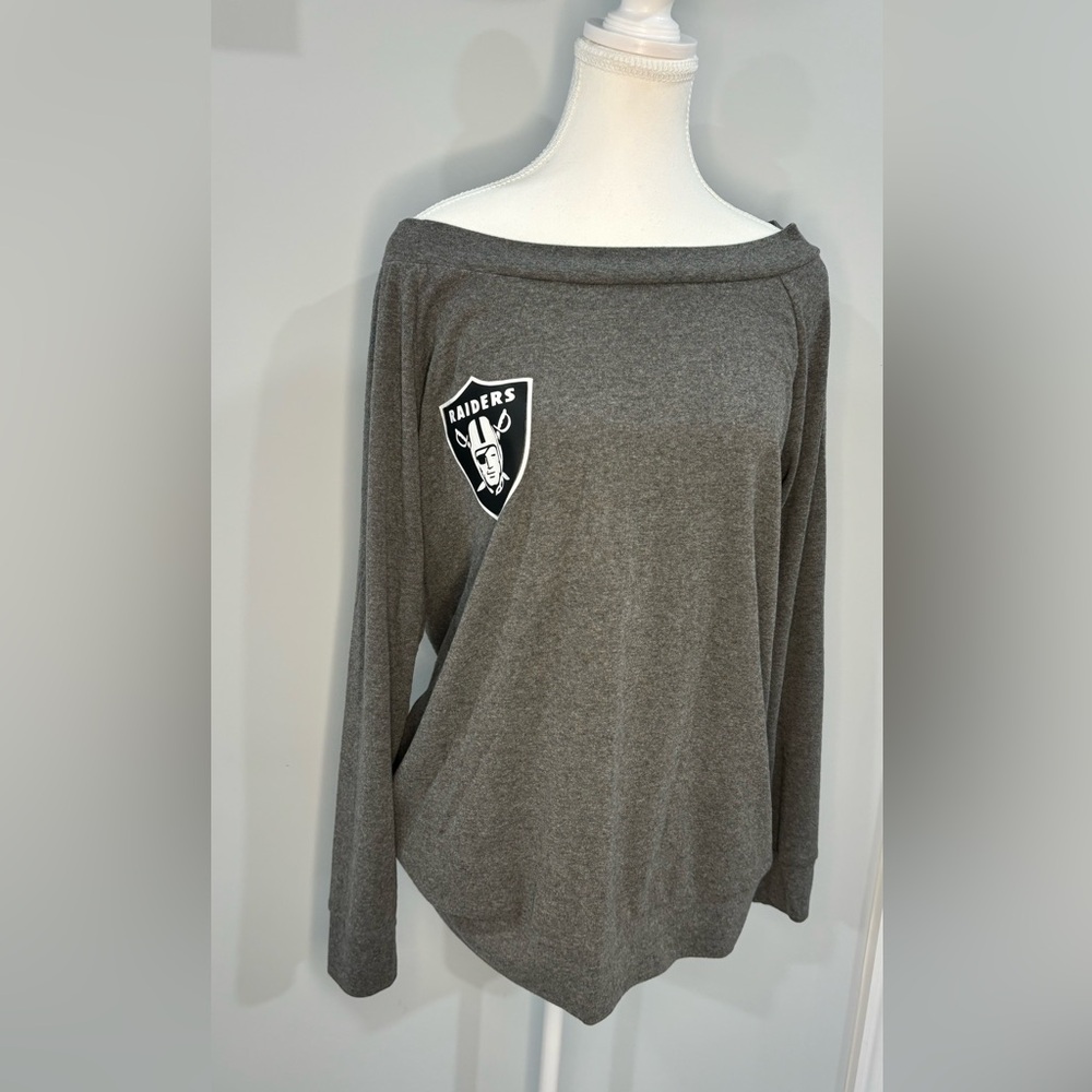 NFL Raiders Women Gray Distressed Slouch Neck Pullover Sweater  Off Shoulders XL